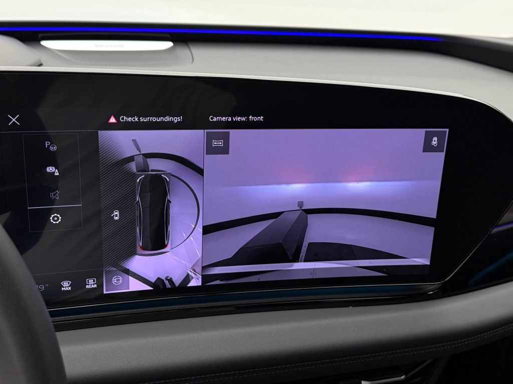 Thumbnail: 2025 Audi e-tron S - 32