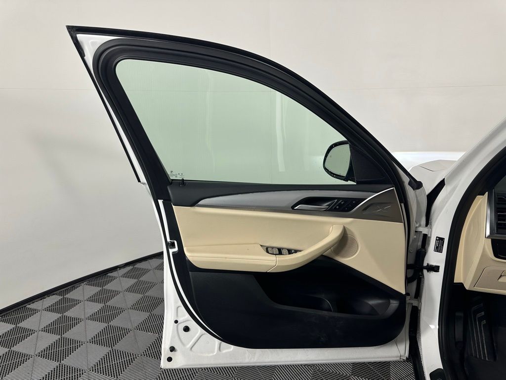 Thumbnail: 2022 BMW X3 - 13