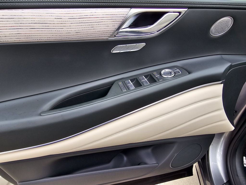 New 2026 Silver Genesis 2.5T image 16