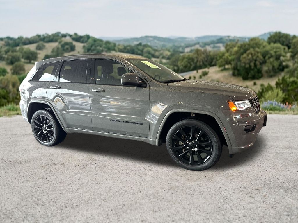 Used Car 2020 Jeep Grand Cherokee  Altitude For Sale Under $25,000 In Austin, Texas