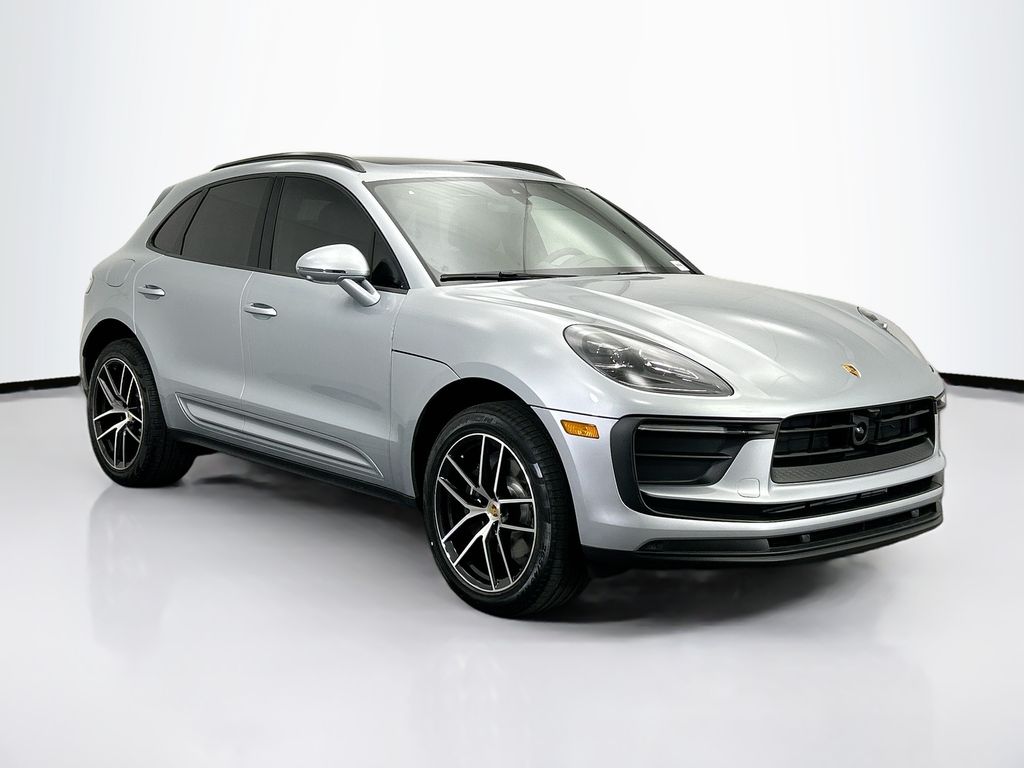 Thumbnail: 2026 Porsche Macan - 9