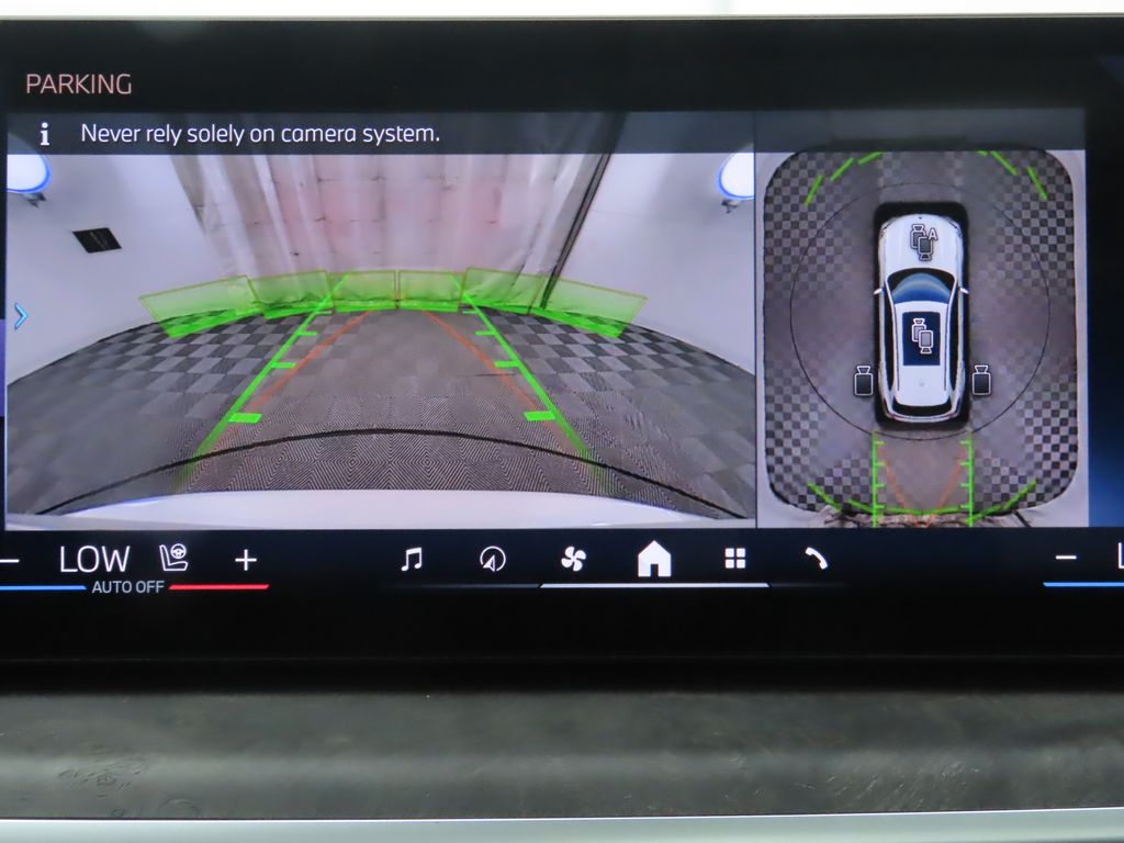 Thumbnail: 2026 BMW X5 - 16