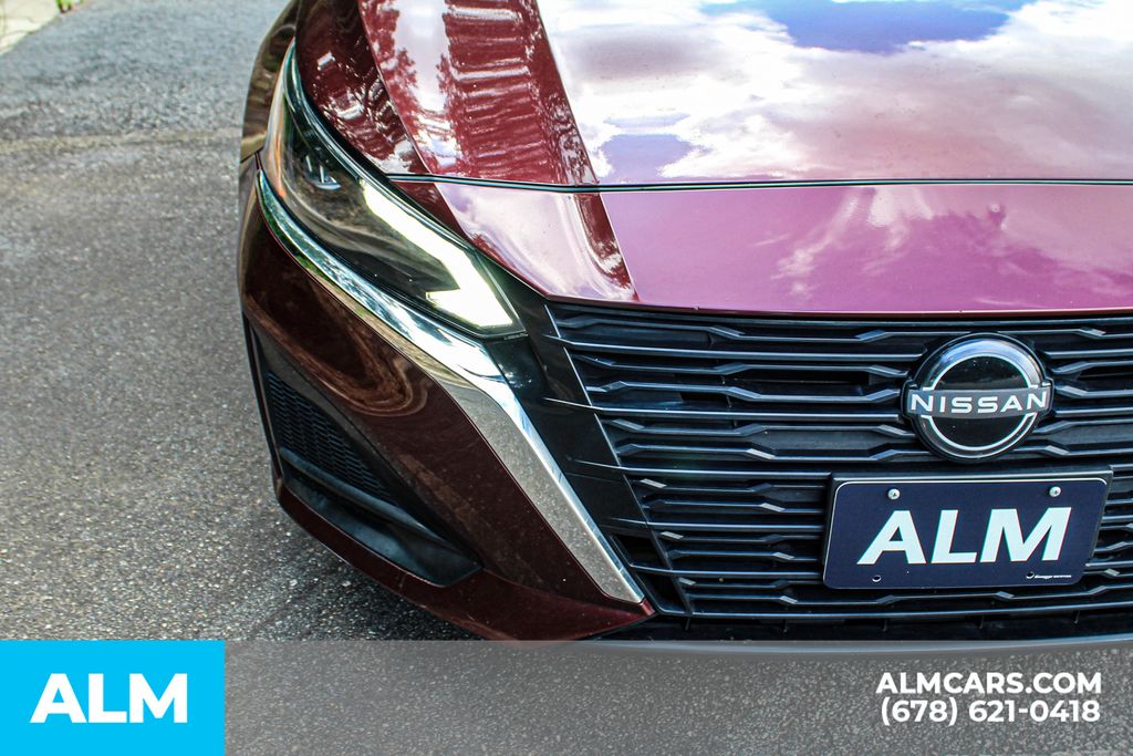 Used 2024 Red Nissan 2.5 SV image 11