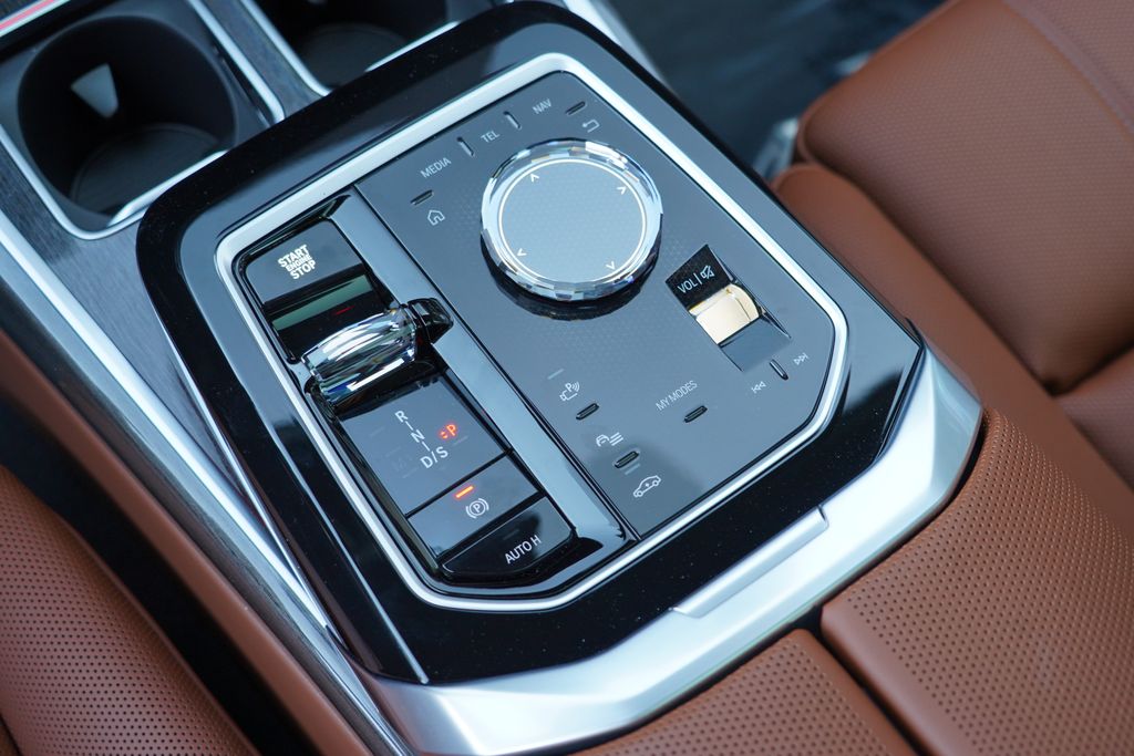 Thumbnail: 2026 BMW 7 Series - 18