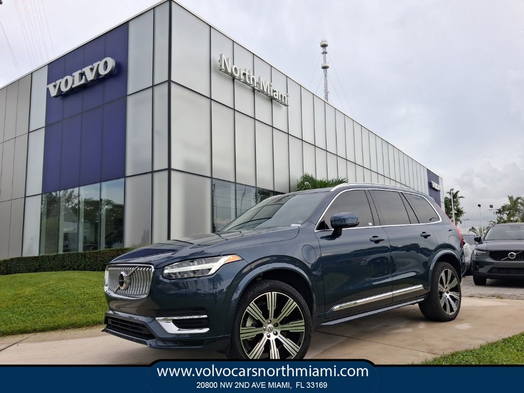 2024 Volvo XC90 Recharge Plug-In Hybrid T8 Core Bright Theme