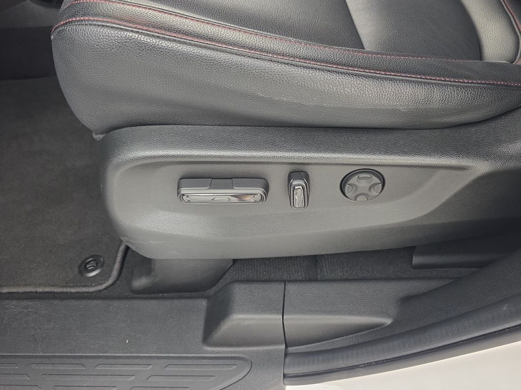 Certified Used 2025  Honda Sport-L image 17