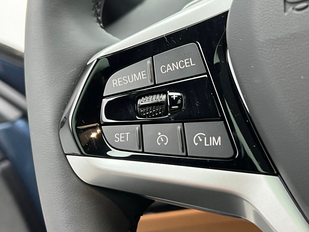 Thumbnail: 2025 BMW 3 Series - 19