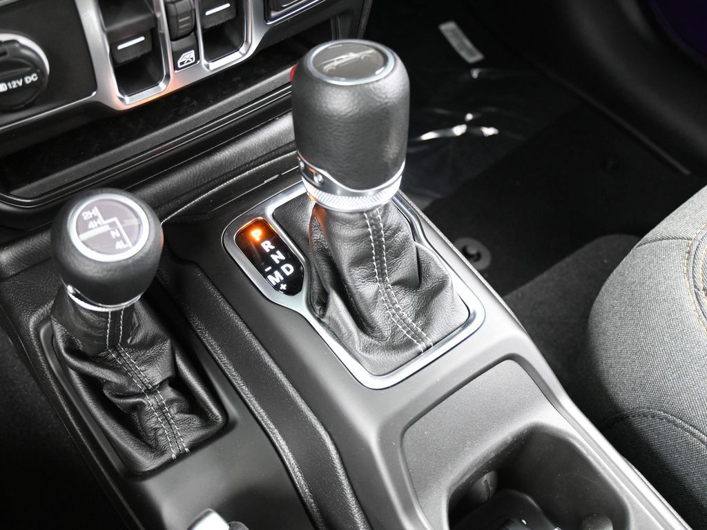 New 2026 reign Jeep Sport image 21