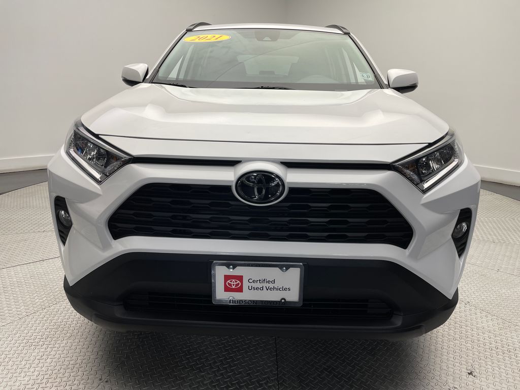 2021 Toyota RAV4 XLE 2