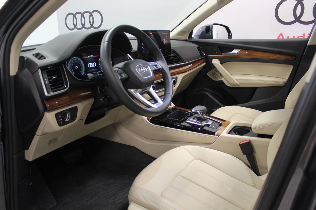 Thumbnail: 2023 Audi Q5 - 11