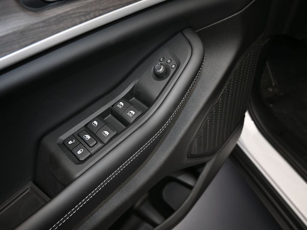 Used 2025 Bright White Clearcoat Jeep Limited image 14