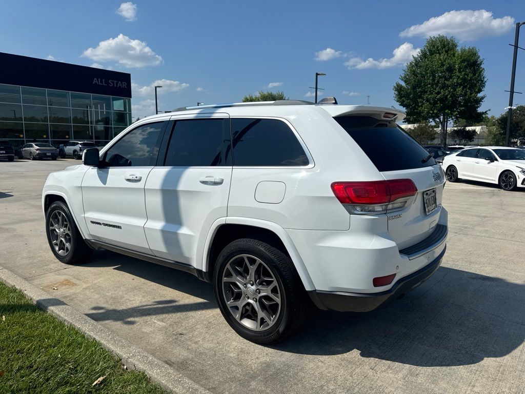 Used 2018 White Jeep Limited image 4