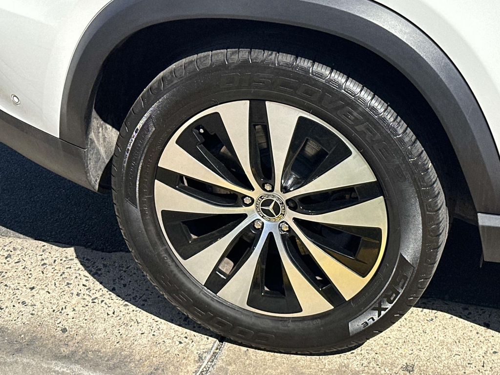 Thumbnail: 2025 Mercedes-Benz GLE - 16