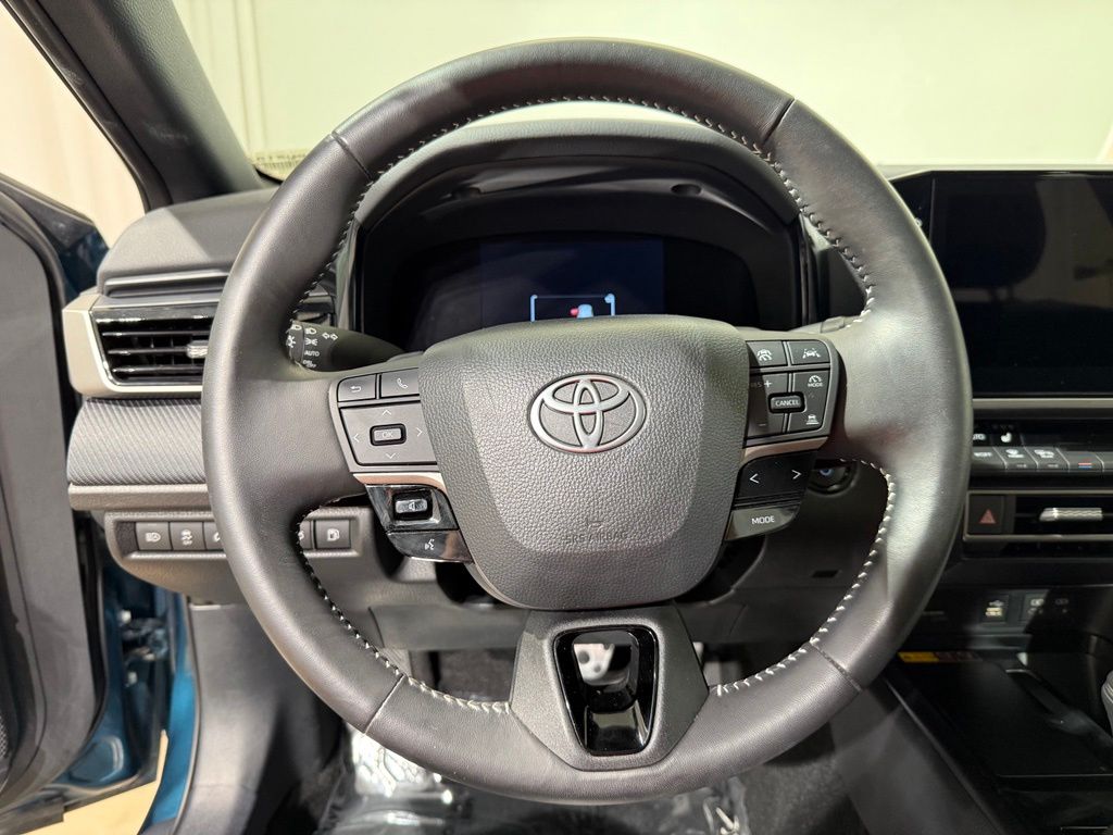 Thumbnail: 2025 Toyota Camry - 23