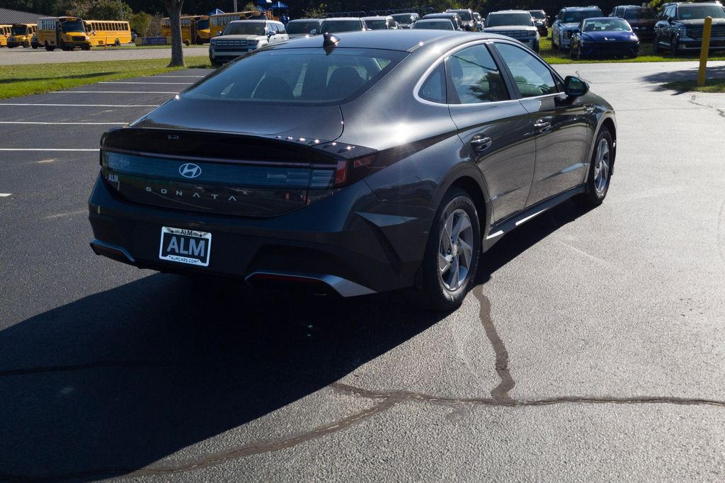 New 2026 Gray Hyundai SE image 5