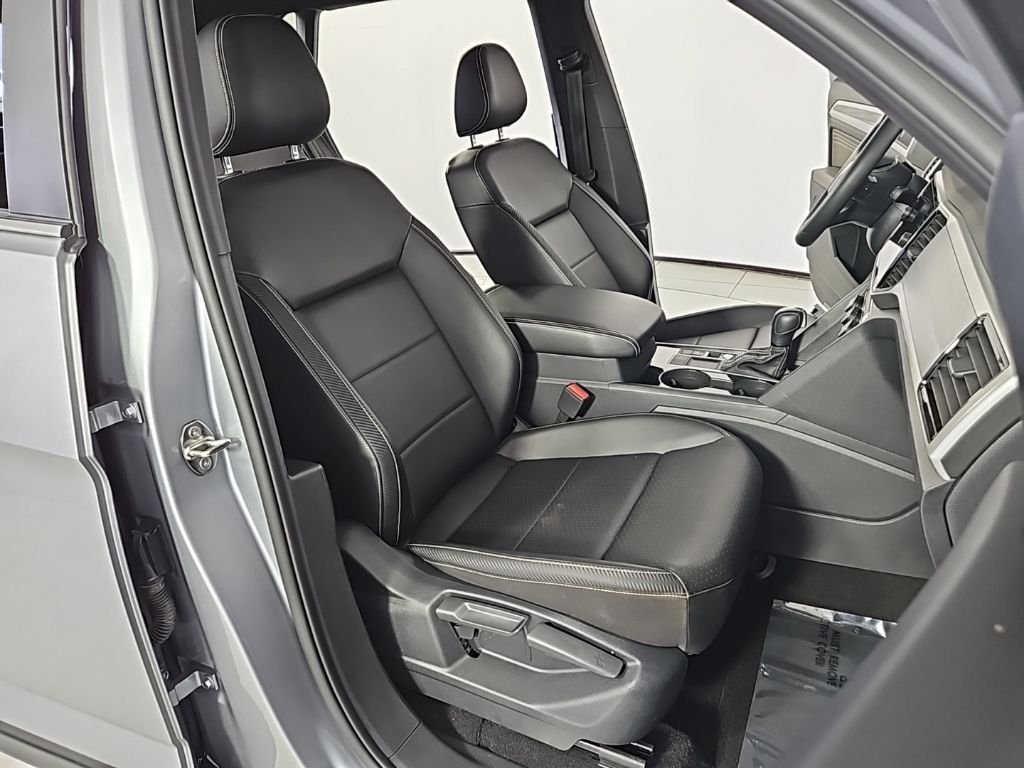 Thumbnail: 2023 Volkswagen Atlas - 18