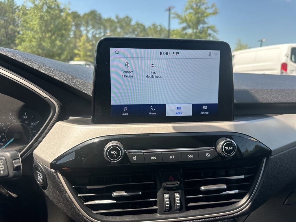 2022 Oxford White Ford Escape SE FWD SUV