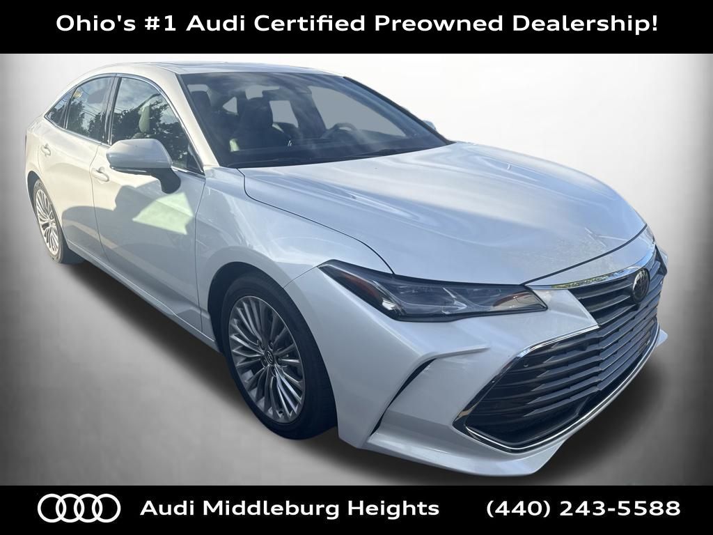 White (Wind Chill Pearl) 2019 Toyota Avalon Sedan Front-Wheel Drive 8-Speed Automatic