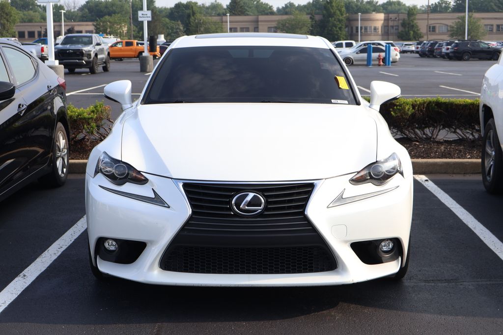 Thumbnail: 2015 Lexus IS - 2