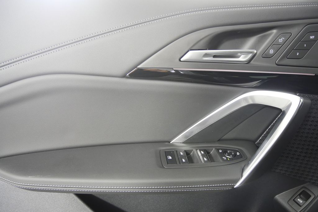 Thumbnail: 2025 BMW X1 - 8