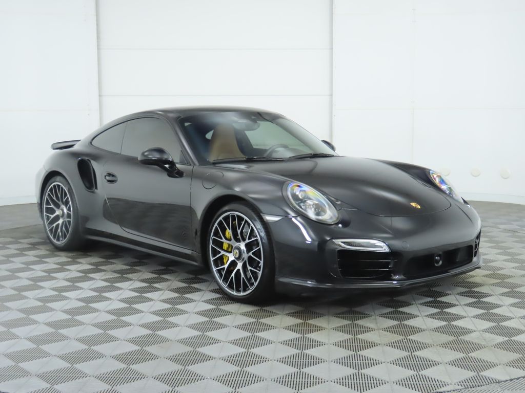 Thumbnail: 2016 Porsche 911 - 3