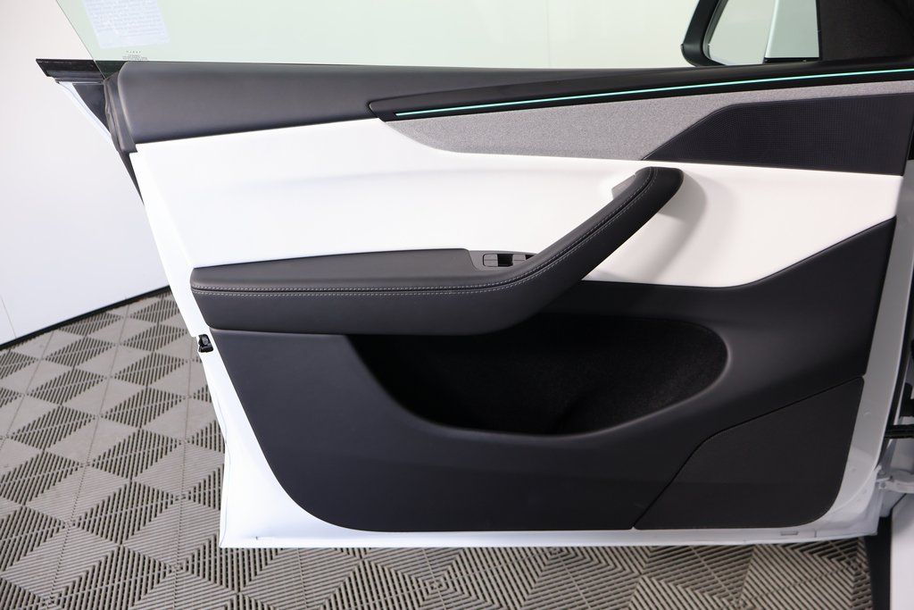 Thumbnail: 2026 Tesla Model Y - 12