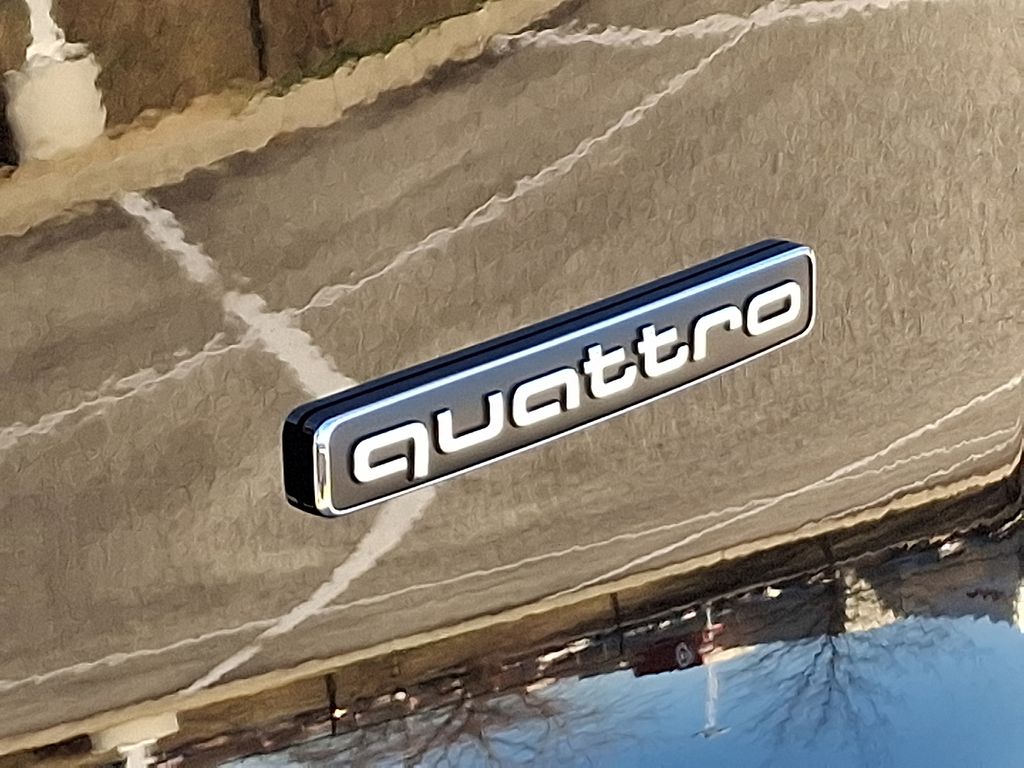 Thumbnail: 2025 Audi Q5 - 12