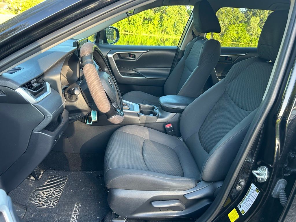 Thumbnail: 2021 Toyota RAV4 - 14
