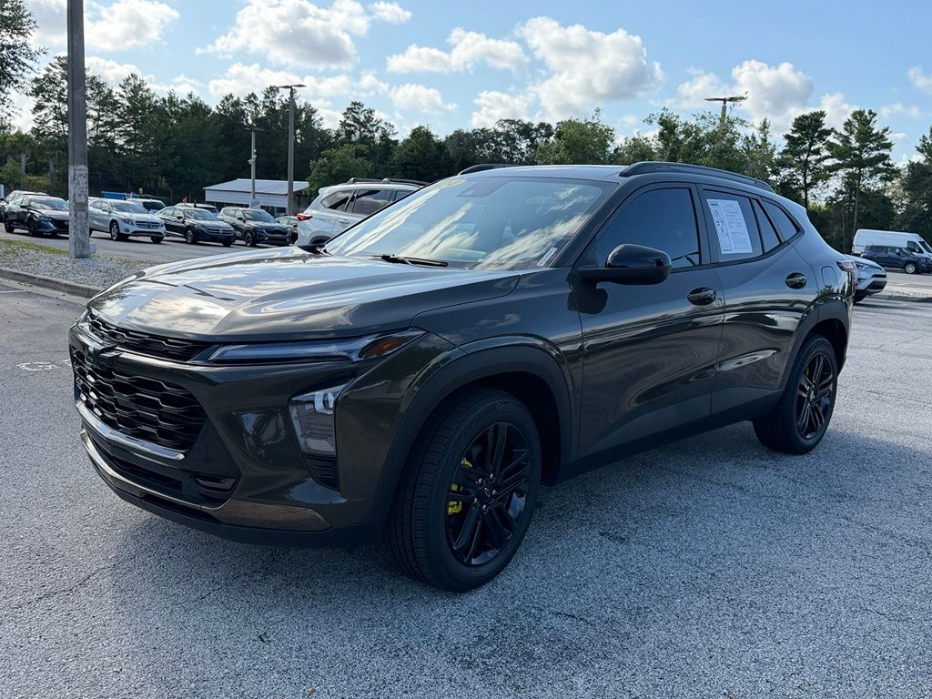 Used 2024 Chevrolet Trax SUV