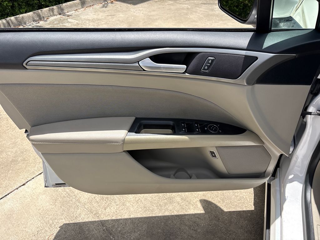 Certified Used 2020 White Ford SE image 15