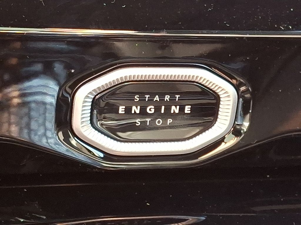 2026 Jeep Grand Cherokee — photo 17