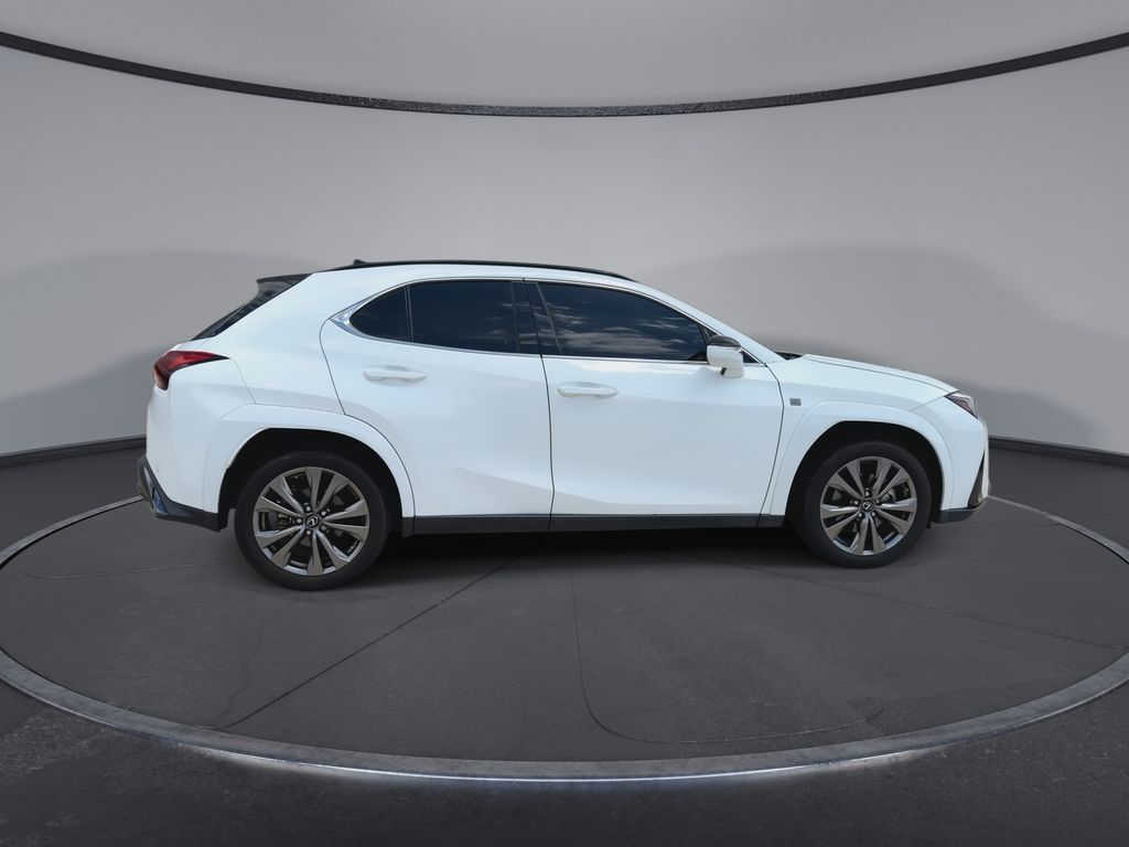 Thumbnail: 2024 Lexus UX - 9