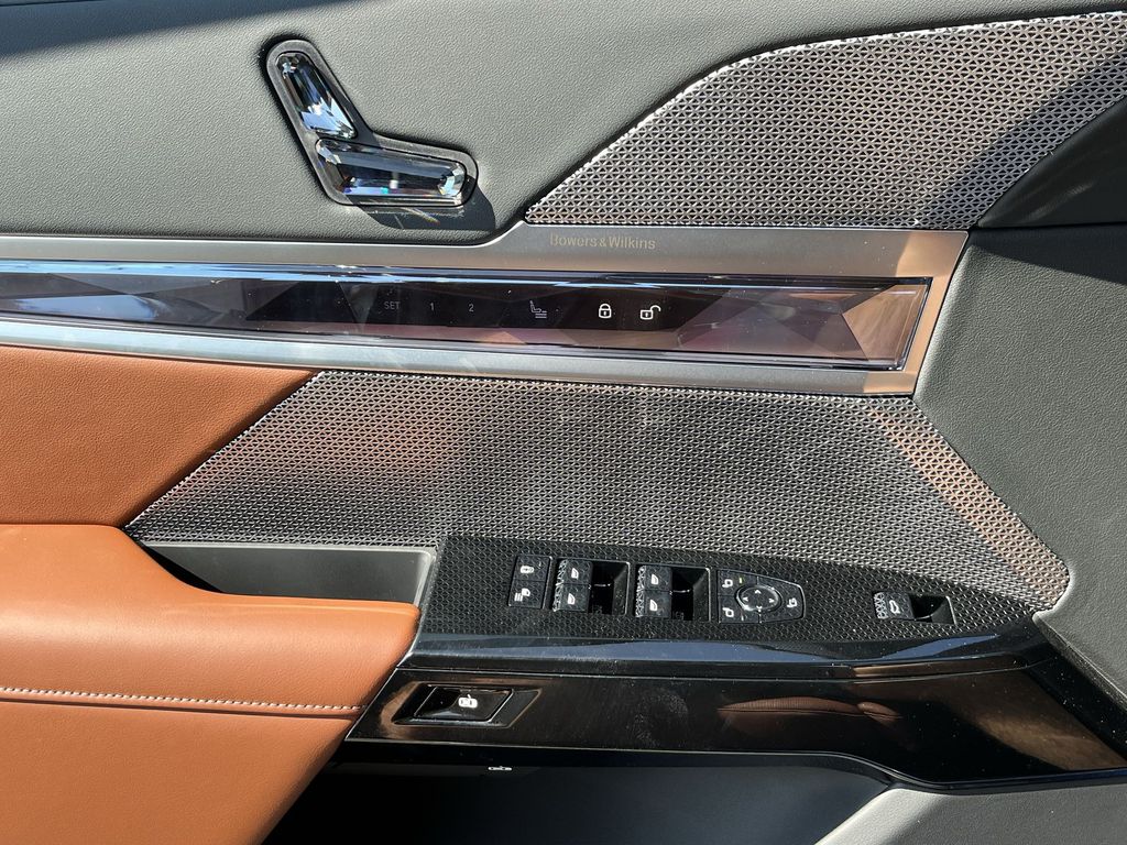 Thumbnail: 2026 BMW 7 Series - 13