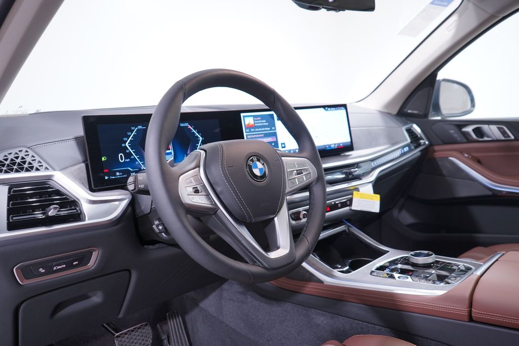 2025 BMW X7 xDrive40i 6