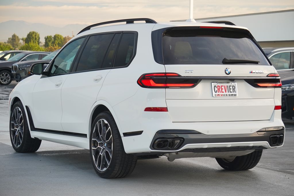 2025 BMW X7 M60i 7