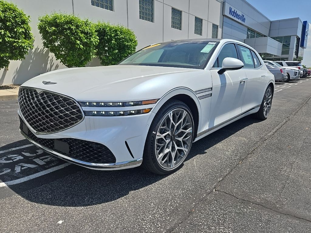 2025 Genesis G90  2