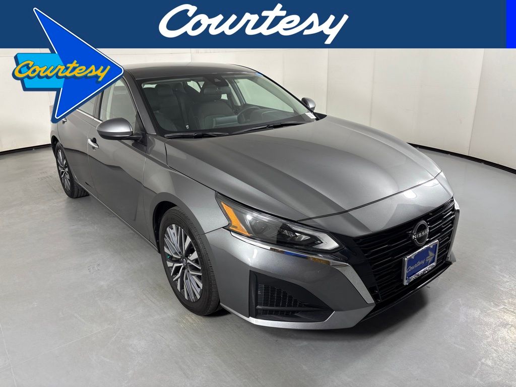 Gray (Gun Metallic) 2023 Nissan Altima Sedan Front-Wheel Drive Continuously Variable Transmission