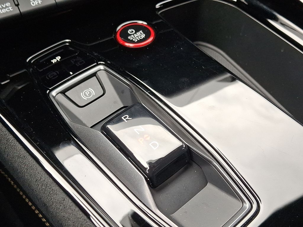 Thumbnail: 2025 Audi RS e-tron GT - 14