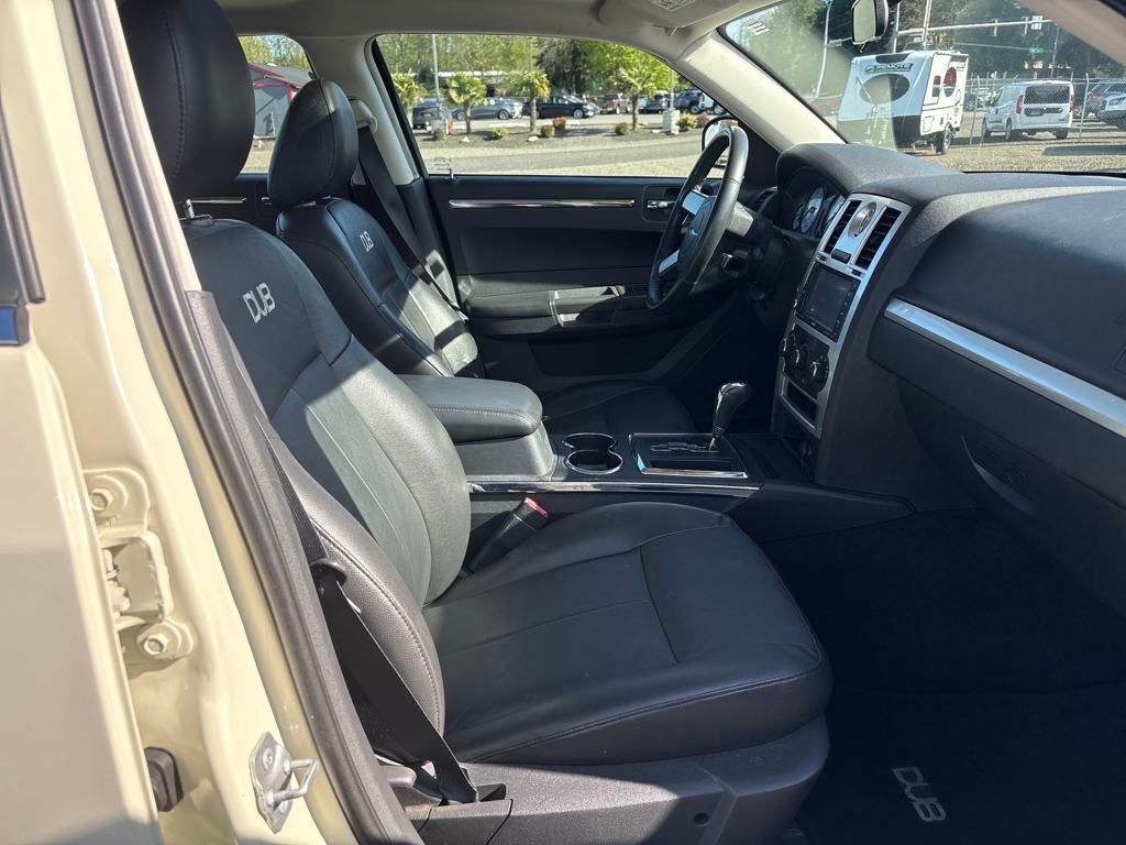 2008 Cool Vanilla Clearcoat Chrysler 300 Dub Edition RWD Sedan