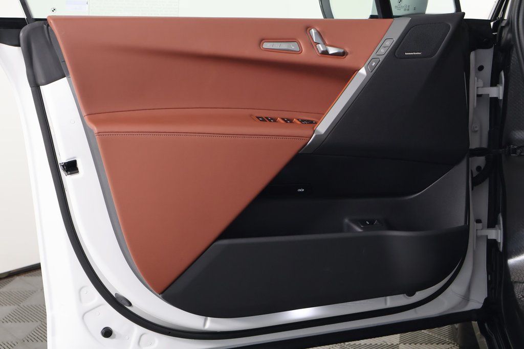 Thumbnail: 2026 BMW iX - 12