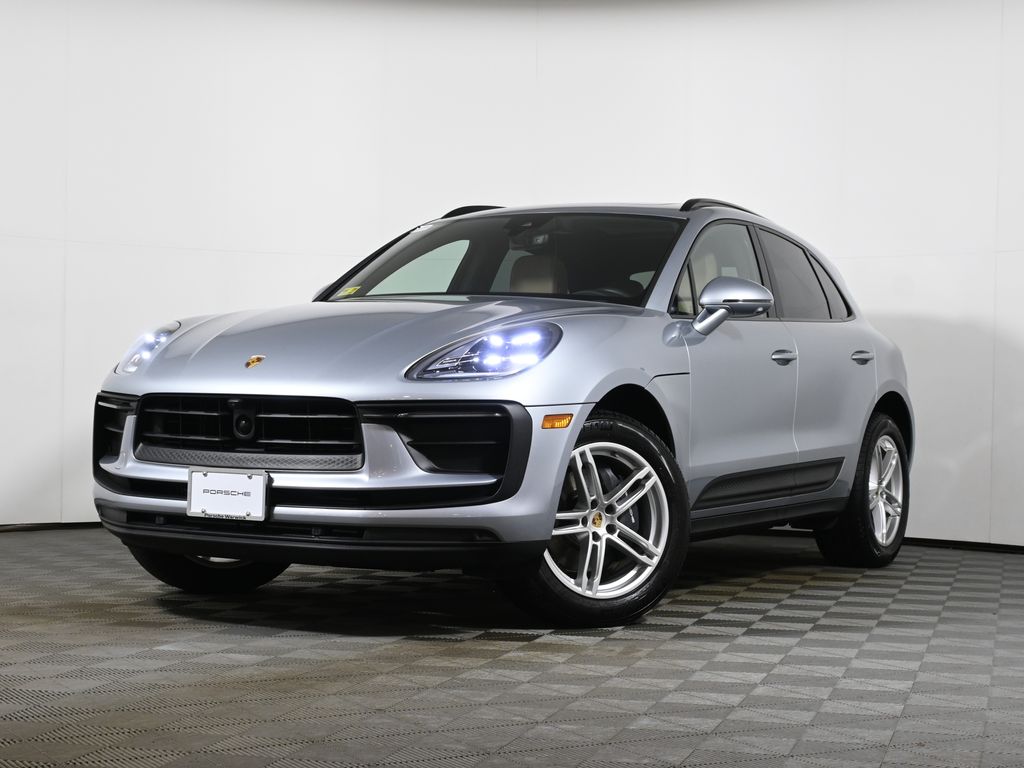 Thumbnail: 2025 Porsche Macan - 1