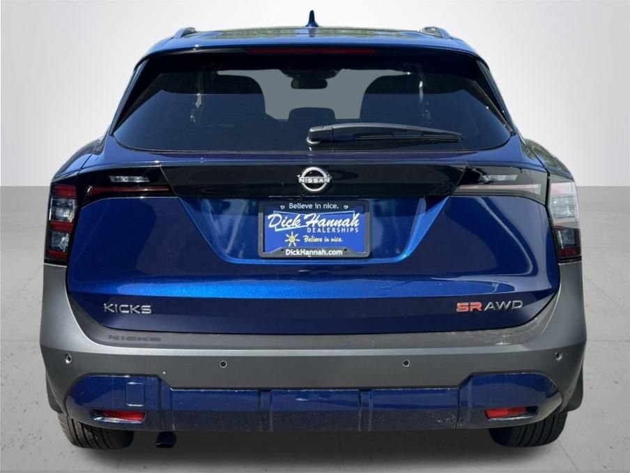 2025 Nissan Kicks SR