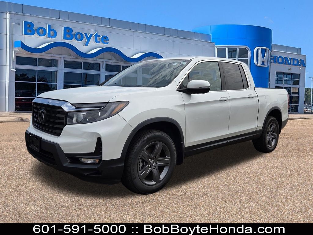 Platinum White 2022 Honda Ridgeline Pickup Truck All-Wheel Drive 9-Speed Automatic