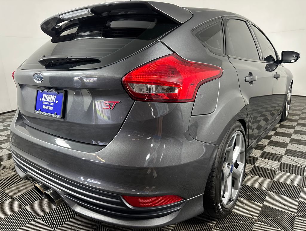 2017 Ford Focus ST - Image 5