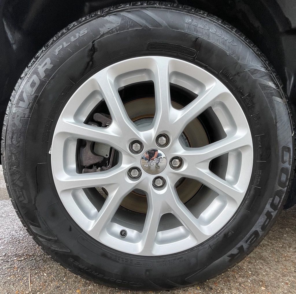 2017 Jeep Cherokee Latitude Black at Community Toyota