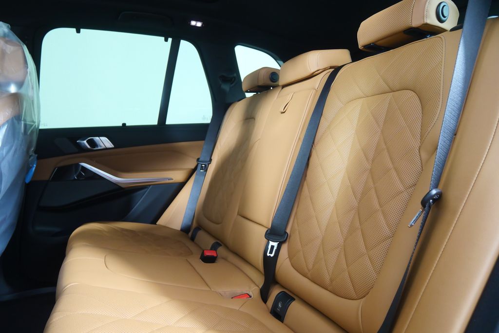 Thumbnail: 2026 BMW X5 - 15