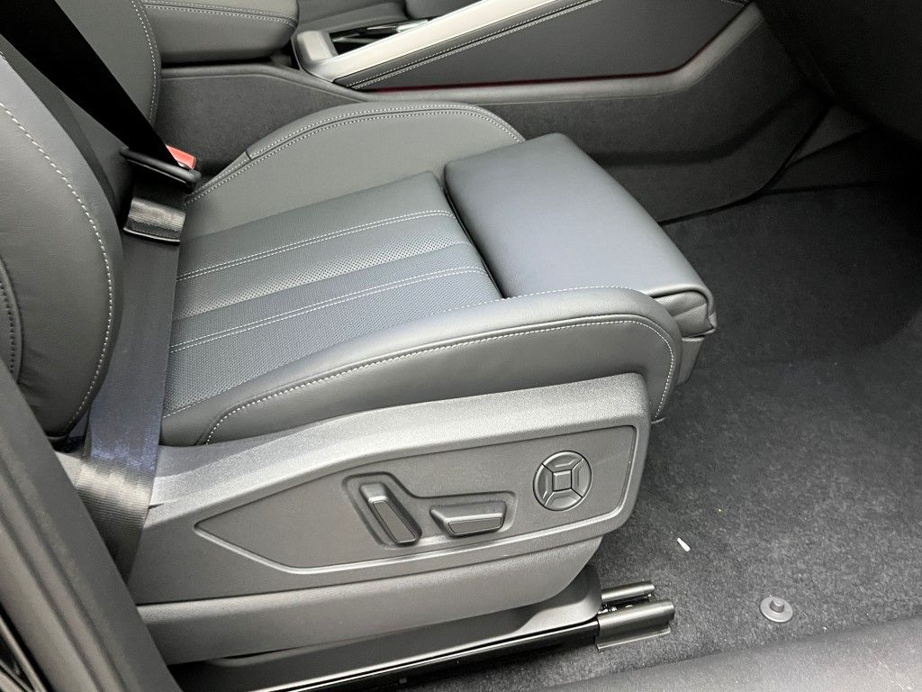 Thumbnail: 2025 Audi Q5 - 12