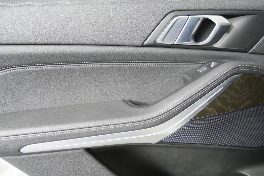 Thumbnail: 2022 BMW X5 - 13