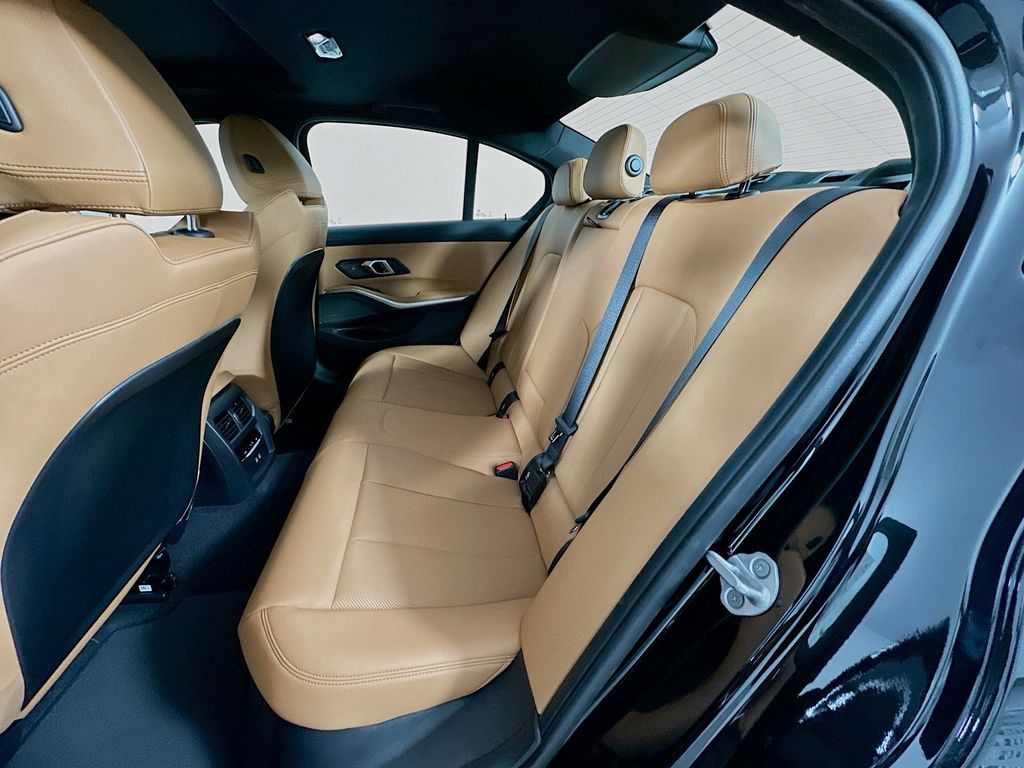 Thumbnail: 2026 BMW 3 Series - 17