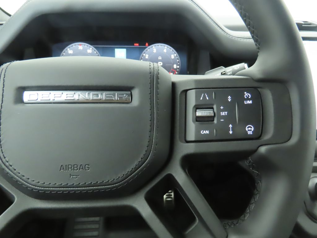 2025 Land Rover Defender 130 13